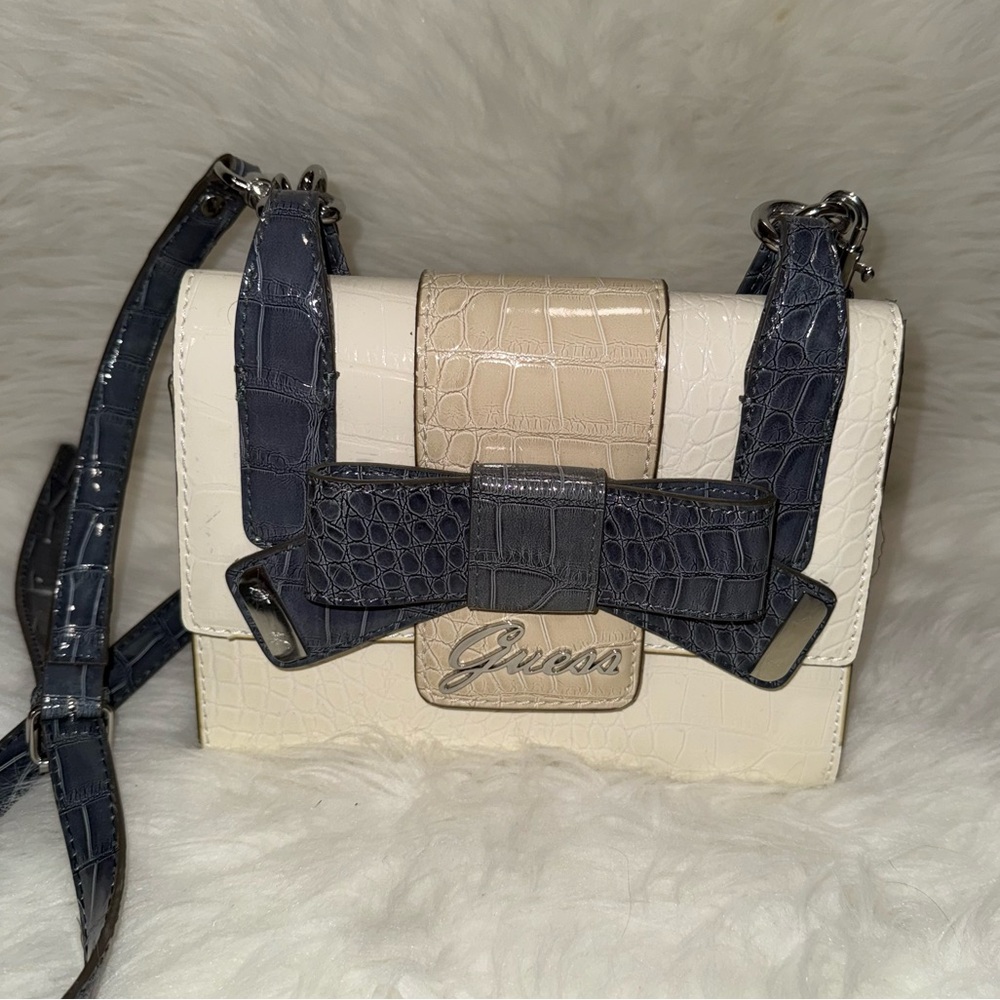 Vintage Guess Patent Leather Bag